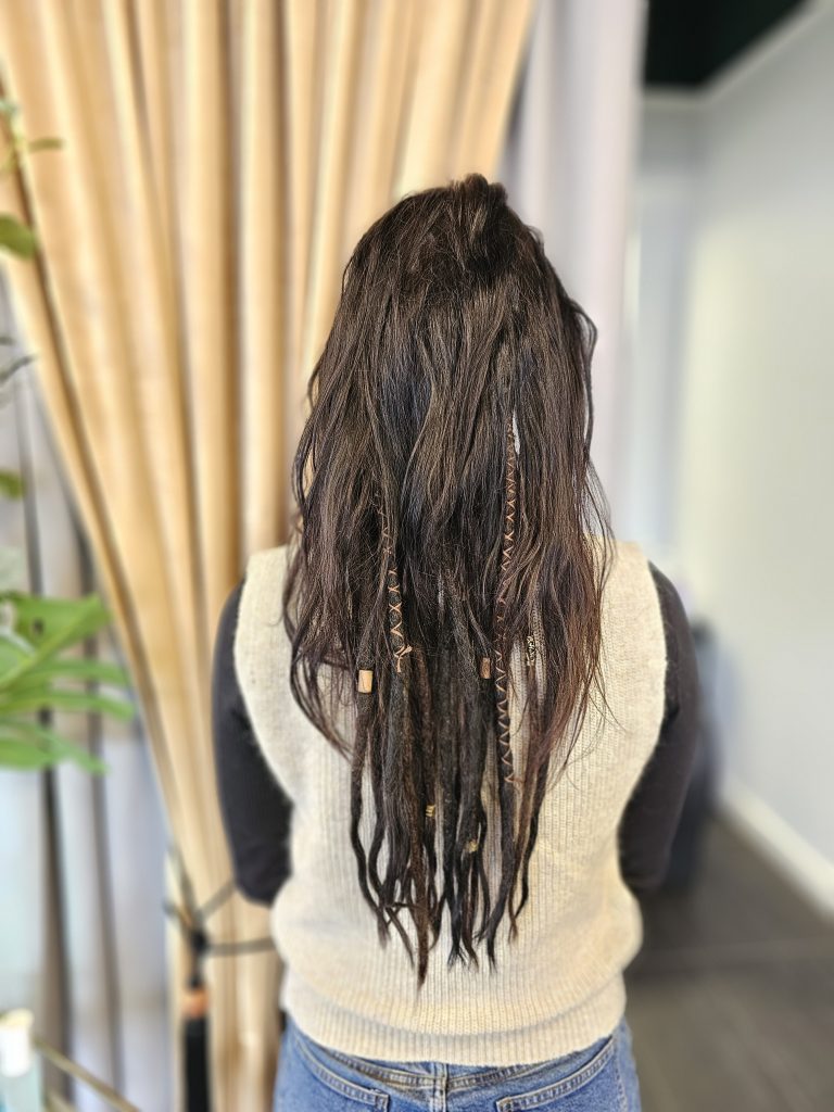 Kund med dreads & förlängning